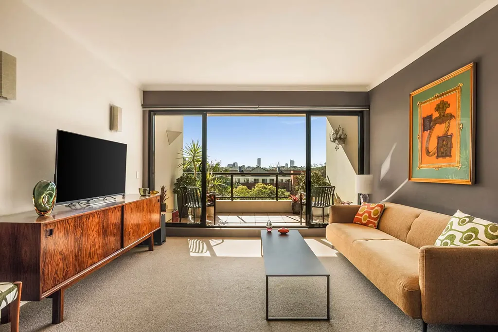 Redfern 1 Slaapkamer North Facing Tranquility with Leafy Views & City Glimpses
