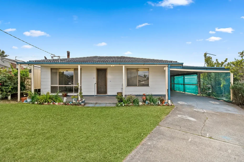 Ulladulla 2房  RENOVATOR'S DREAM: UNLOCK THE POTENTIAL IN THE HEART OF ULLADULLA