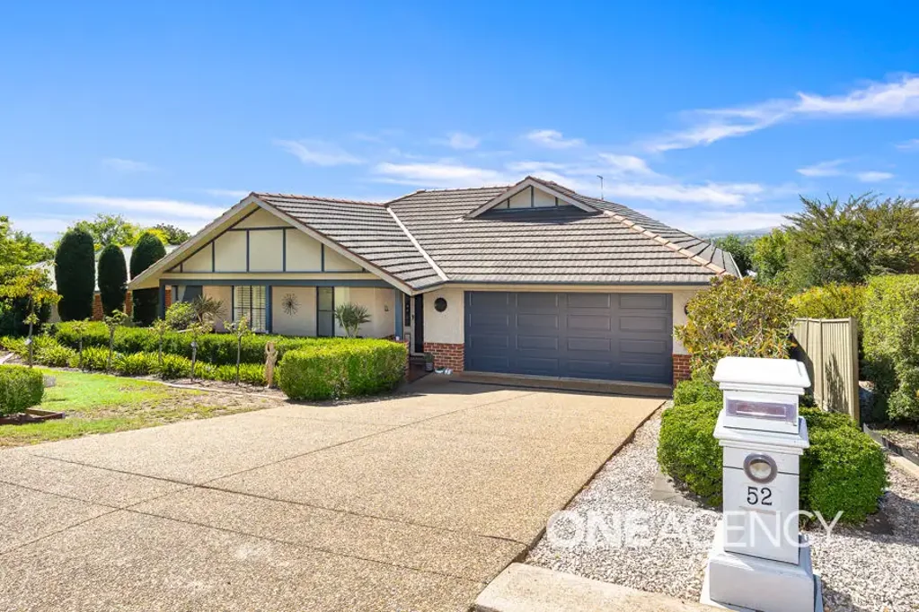 52 SIMKIN CRESCENT, Kooringal, NSW 2650