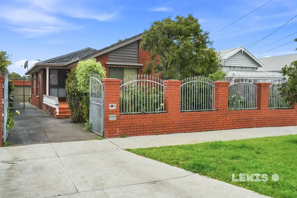 Coburg 3 Slaapkamer Three-Bedroom Family Home Offered for the First Time