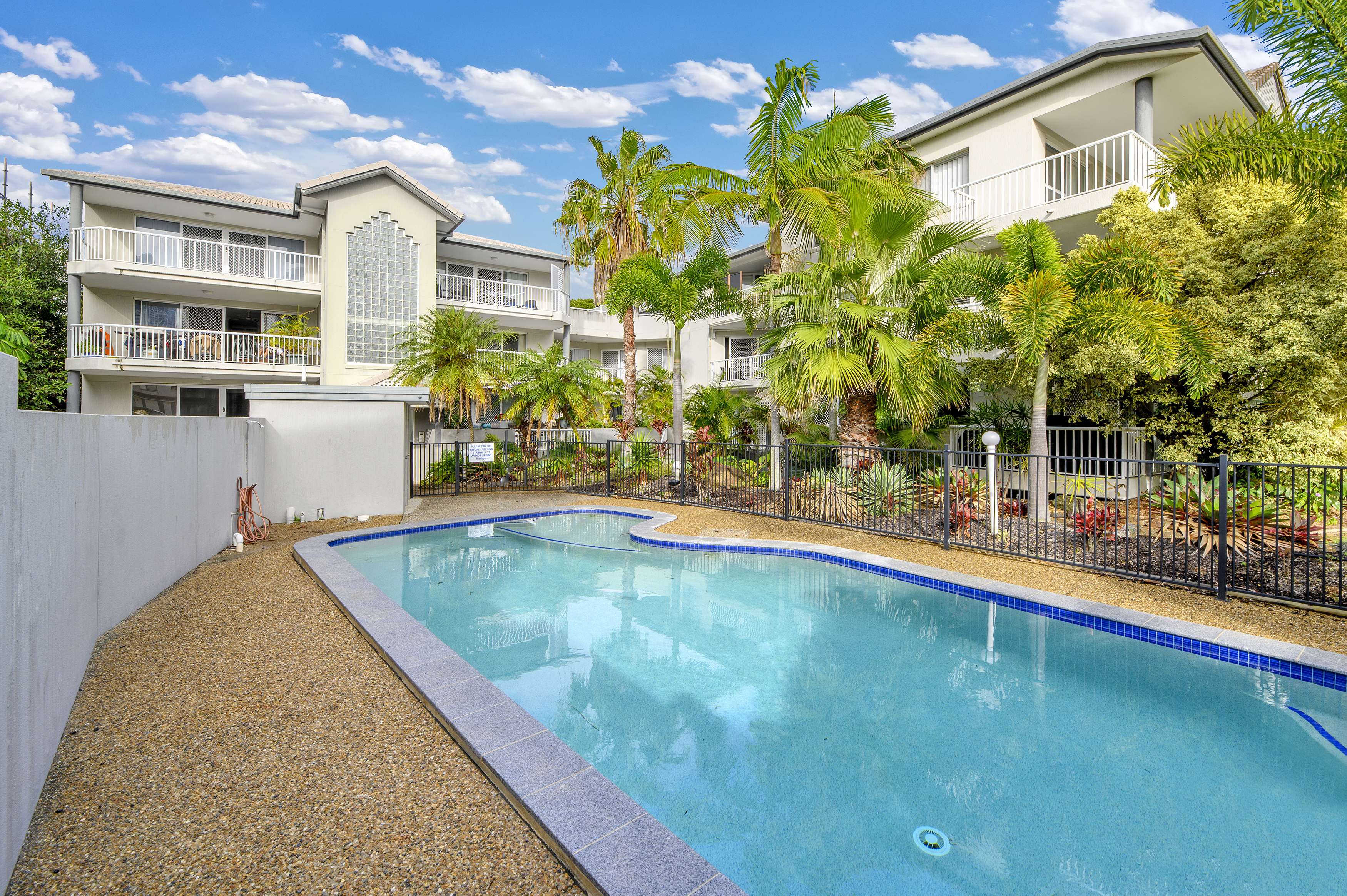 1/10 Rosewood Avenue, Broadbeach, Gold Coast, 2 chambres, 2 salles de bain, Apartment