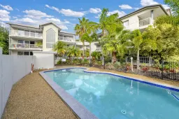 1/10 Rosewood Avenue, Broadbeach