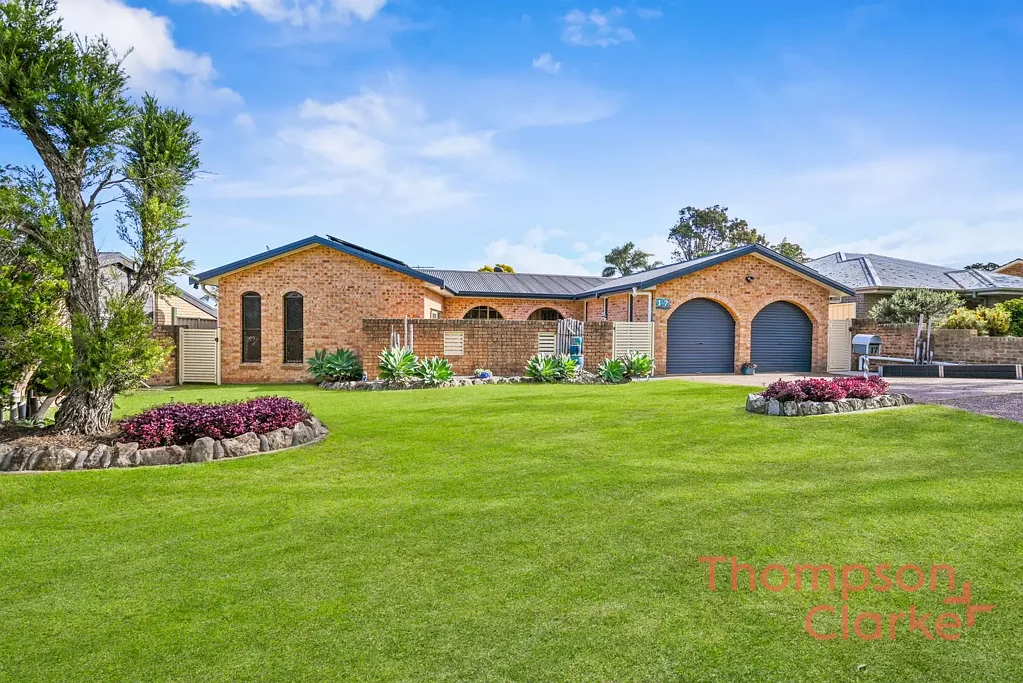 Tenambit 3Moenga Timeless Charm and Private Family Living Opposite Tenambit Sports Fields