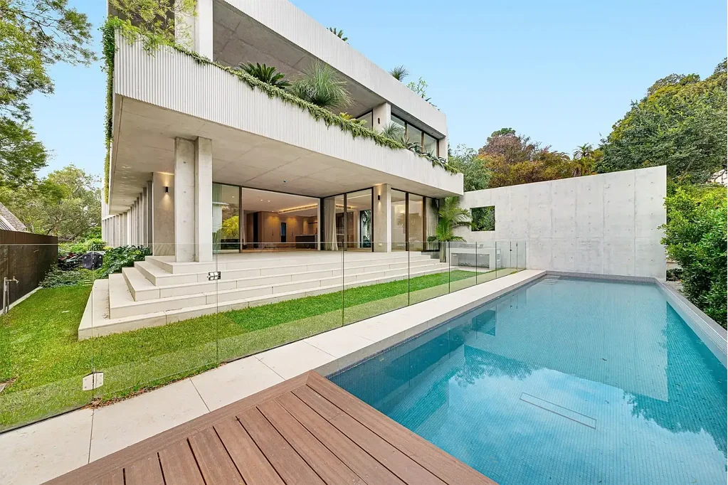 Bespoke Luxury Living in Exclusive Darling Point