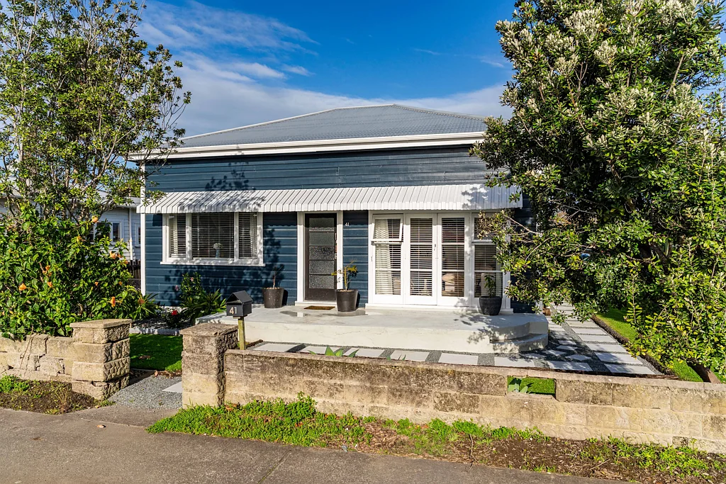 Dargaville 4 Bedroom Step Into Style – Fully Furnished Character Gem