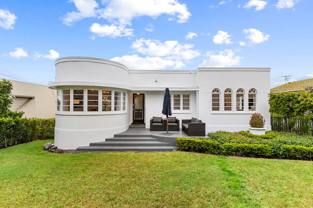 Glendowie 3 Bedroom Art Deco Stunner with Future Potential