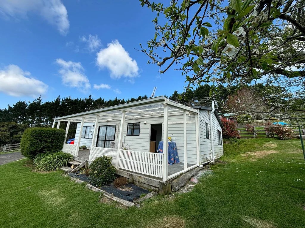 3 BEDROOM - NEW KITCHEN - LAWNS INCLUDED