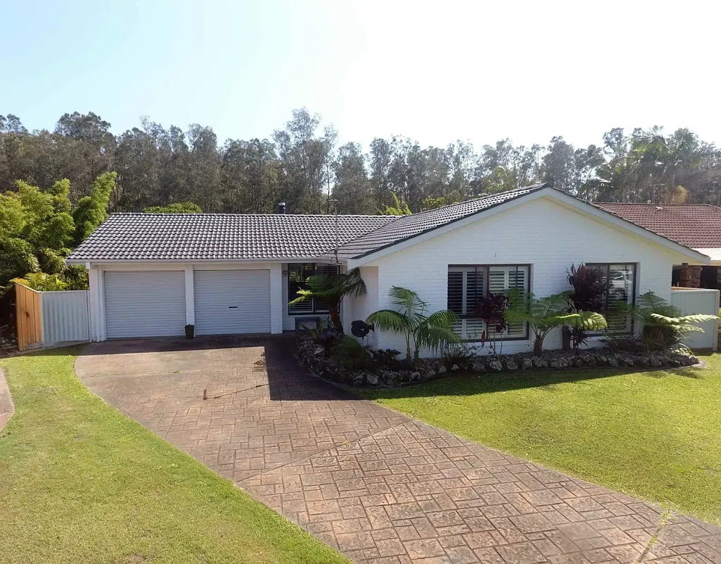 Harrington 3Zimmer Sensational value-outstanding presentation and location!