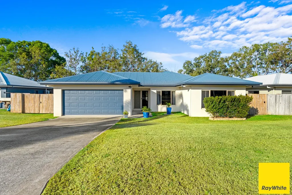 Mareeba 4房  Comfortable Family Living on a 900m² Block with Side Access & Pool!