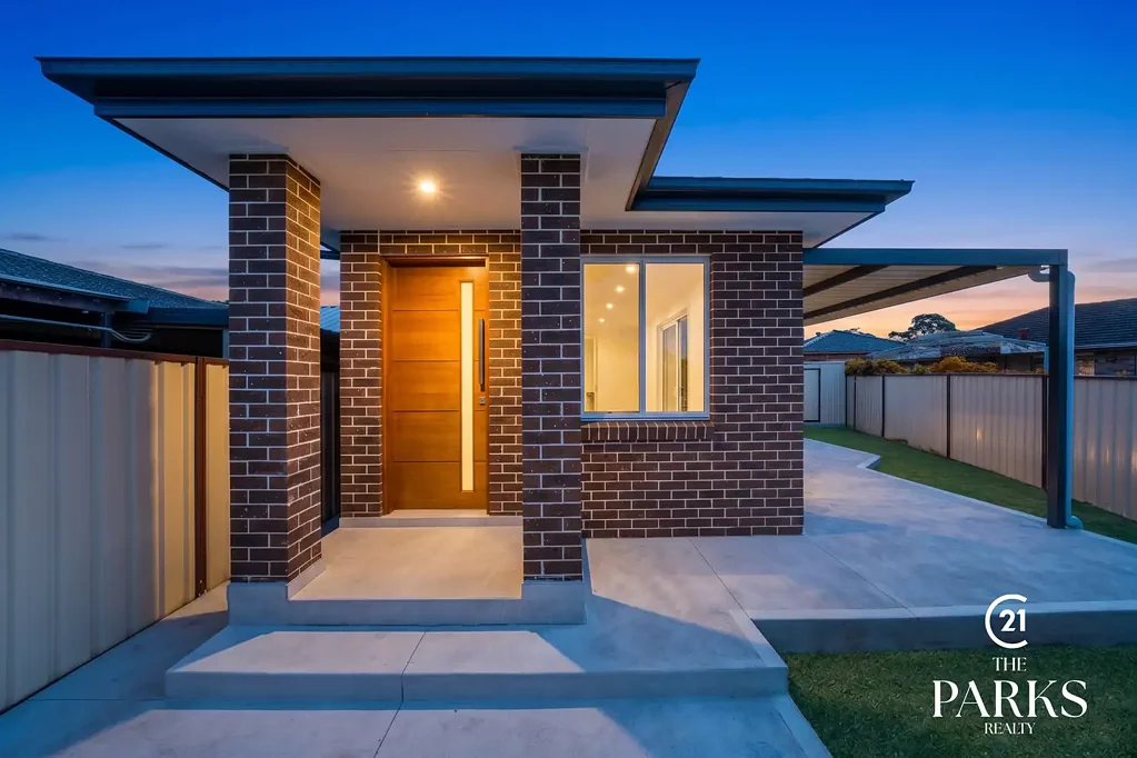 Brand New & Stylish Granny Flat in a Convenient Edensor Park Location