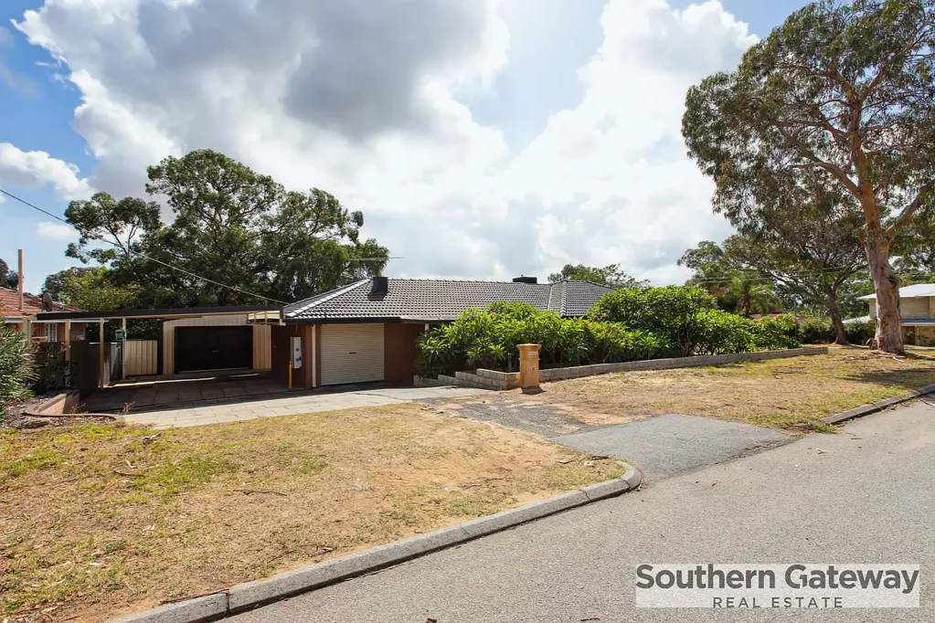 4 BEDROOM HOME WITH WORKSHOP