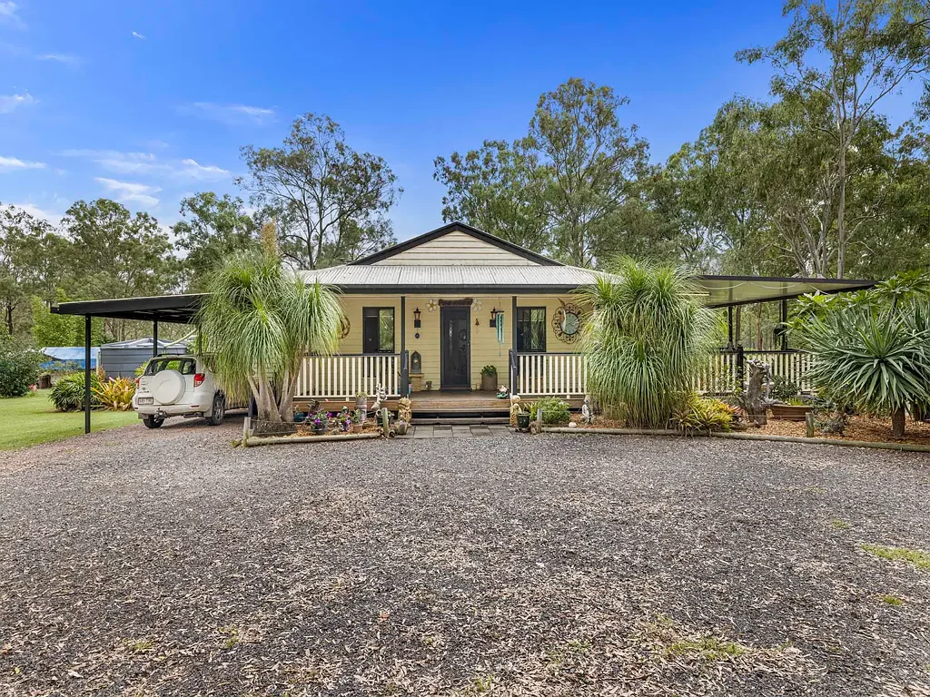 Nanango 3房  Warm and Welcoming Family Home on 2.31 Hectares