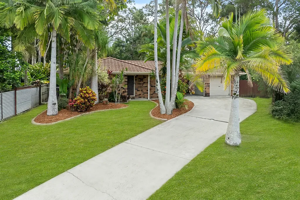 Tewantin 4房  Location, Lifestyle, & Potential SHINE!