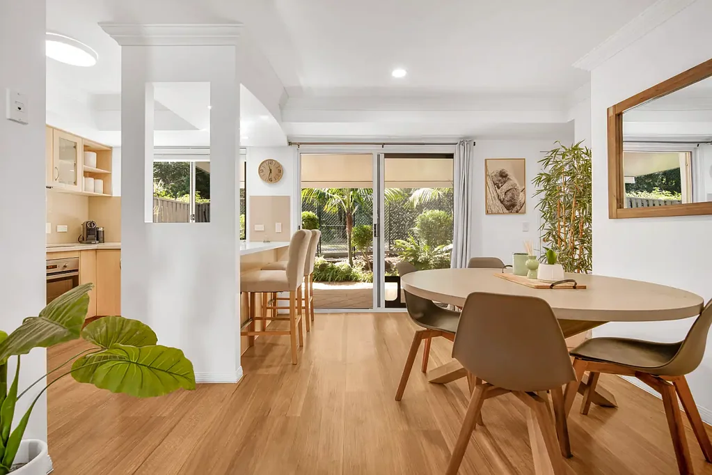 Coombabah 3房  Wake Up to Paradise - Golf, Leisure & Luxury Living Combined