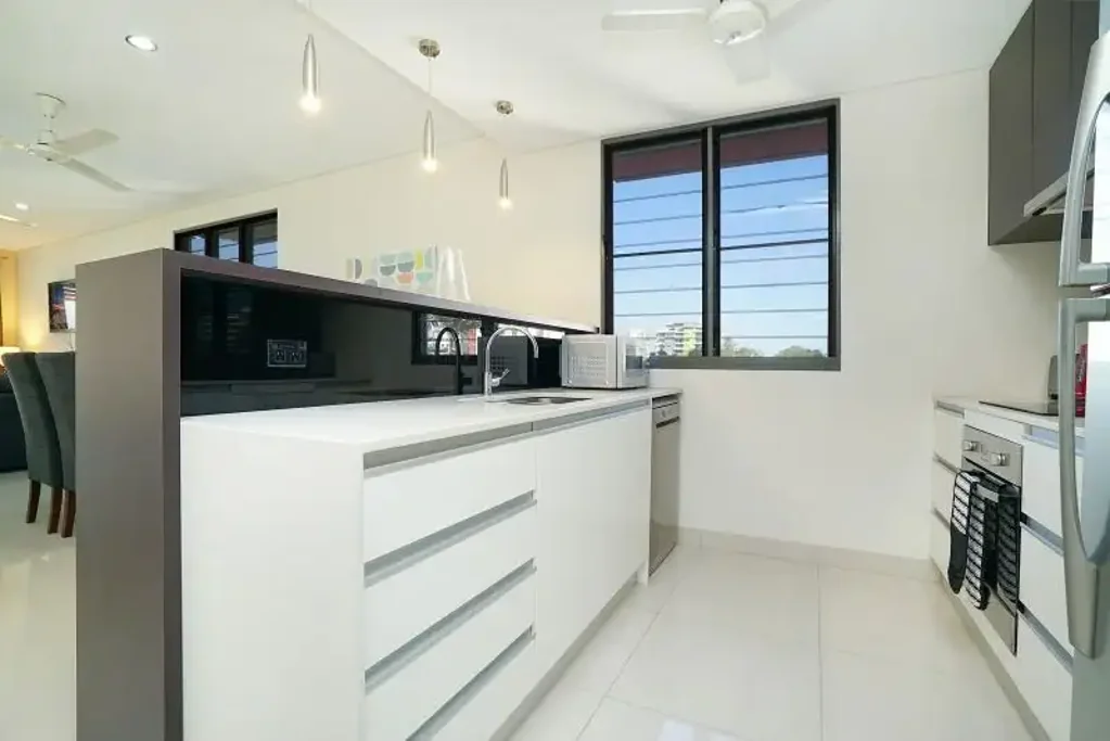 Larrakeyah 2chambre Sophisticated city fringe living within strolling distance of CBD
