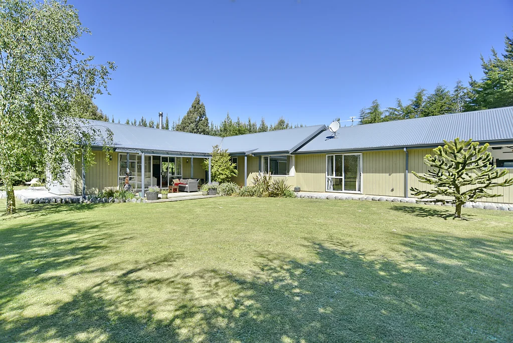 West Eyreton 4部屋 Established Lifestyle - More Than Meets the Eye!