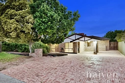 15 LYSANDER DRIVE, Heathridge