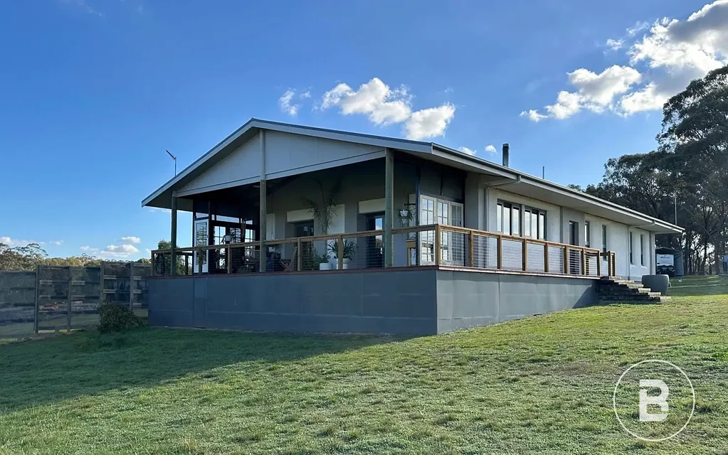 Adelaide Lead 3房  ECO-LUXE ACREAGE ESCAPE – STUNNING STRAW BALE MASTERPIECE ON 25 ACRES (APPROX.)