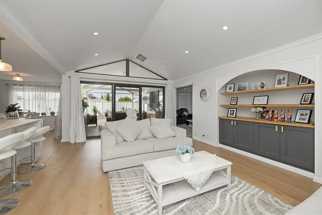 Baldivis 4Moenga Spacious Living, Smart Design, Prime Settlers Hill Location