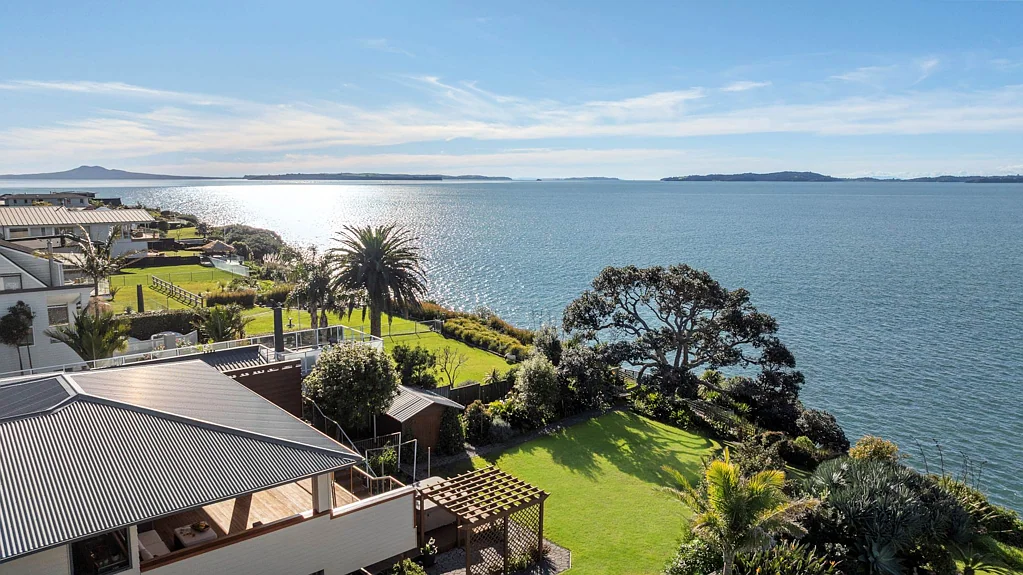 Beachlands 3Habitaciones WATERFRONT SHARES!