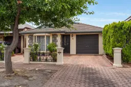 4 Attingham Crescent, Oakden