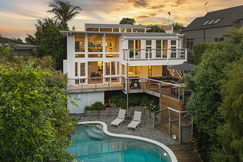 92 Parr Terrace, Castor Bay, North Shore City, Auckland
