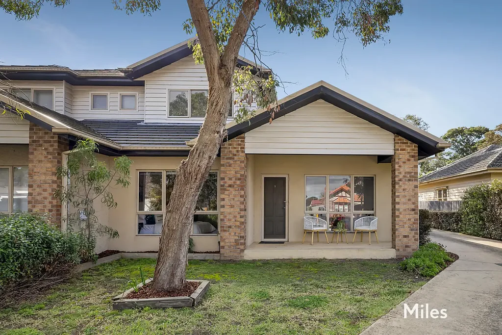 Macleod 2 Bedroom Blending Comfort, Style And Simplicity In The Heart Of Macleod - An Exceptional Opportunity For Buyers Or Investors Alike