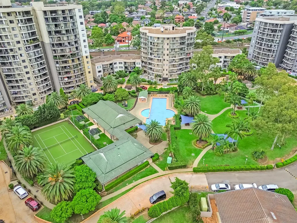 Westmead 2침실 Oversized Ground Floor Apartment with Expansive Entertaining Terrace