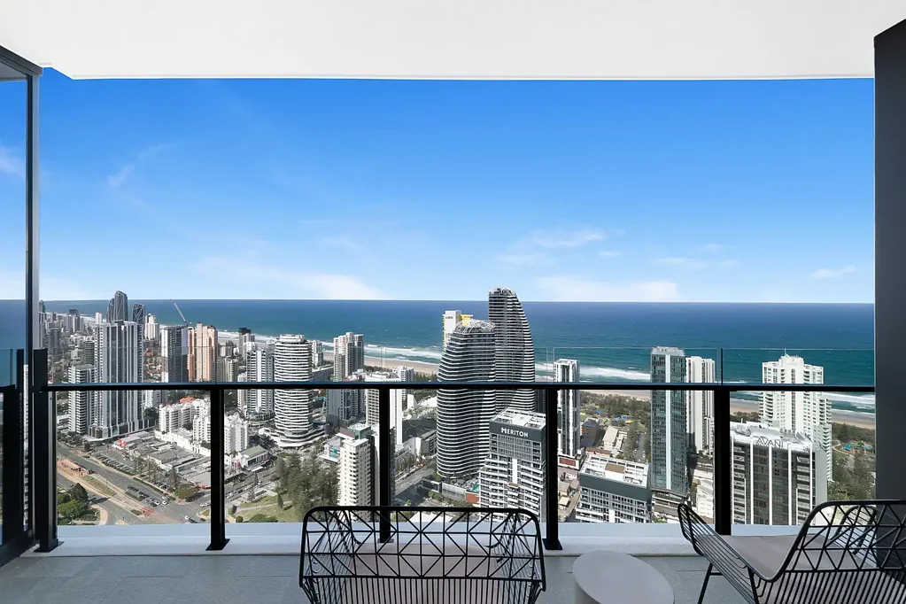 Broadbeach 2房  A Rare Find – A Spectacular North East Corridor Luxury Sky-Home