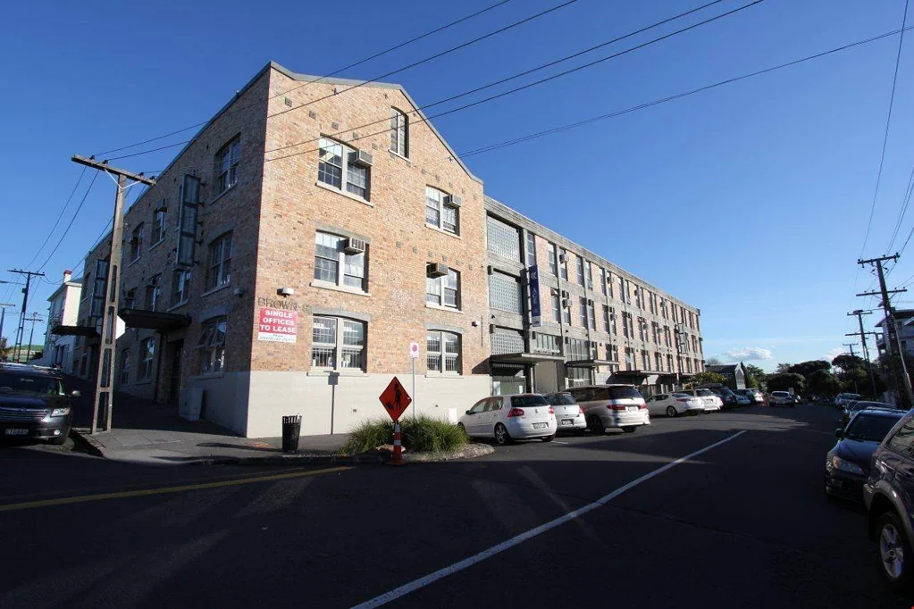 Ponsonby CHARACTER PONSONBY OFFICE