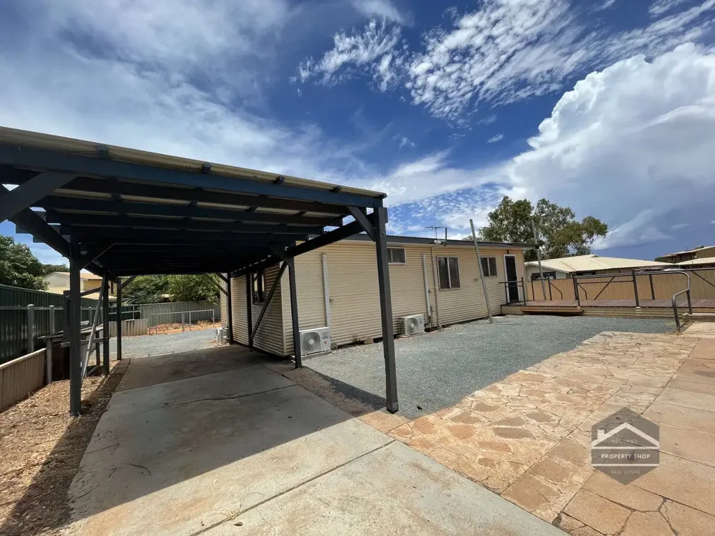 3x1 Home with a spacious yard