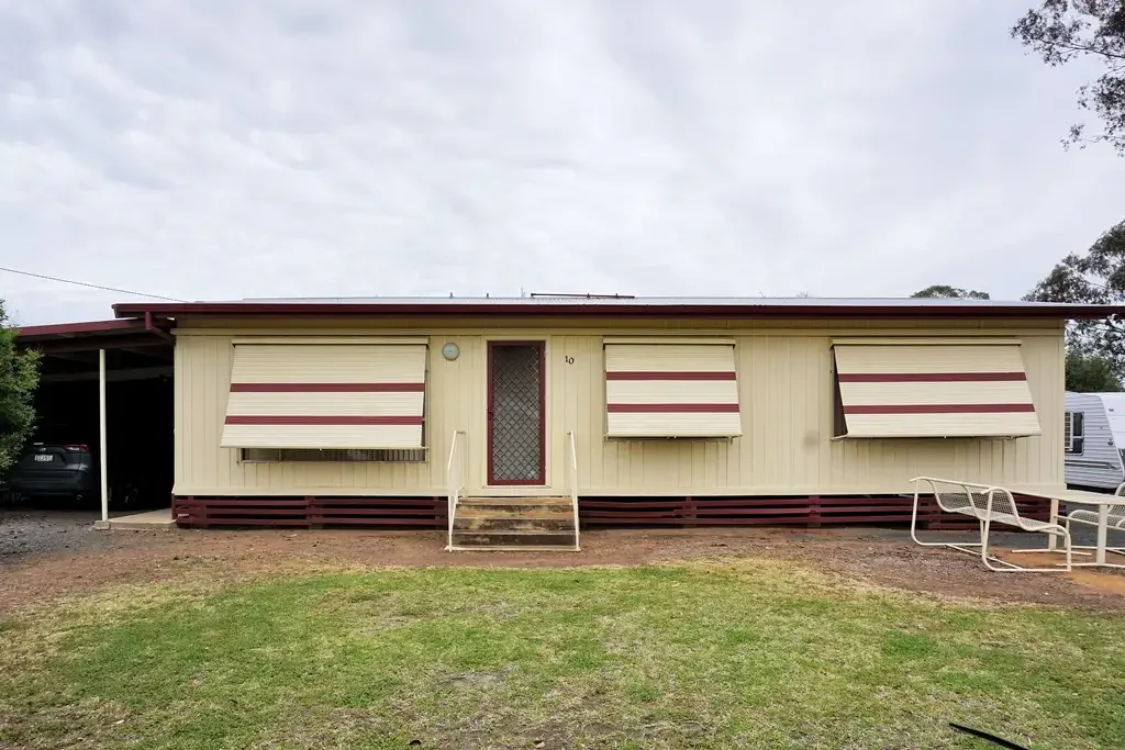 10 Robert Street, Ungarie, NSW 2669