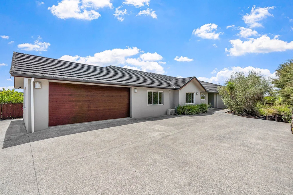 Dairy Flat 5침실 Private Rural Living with Subdivision Potential