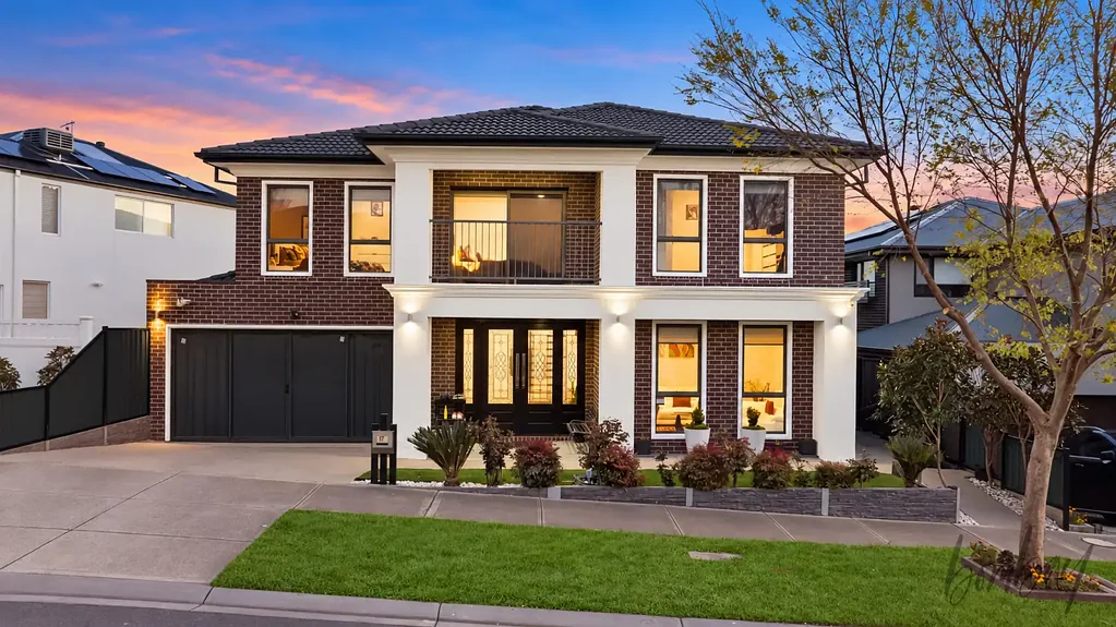 Craigieburn 6Kwarto LIVE ON THE HILL EVERYONE ELSE LOOKS UP TO