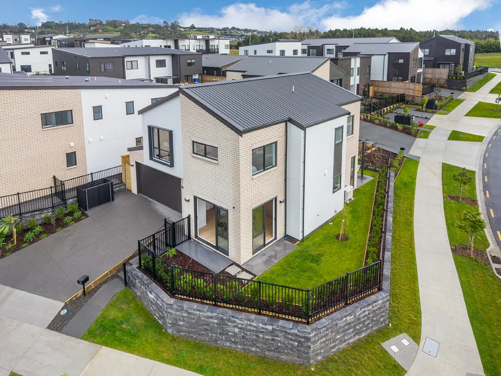 Flat Bush 4Moenga Homestar Standalone with Panoramic Views & Sun