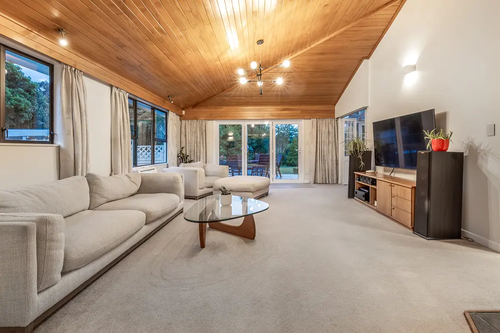 Raumati South 4 Bedroom ROOM TO GROW, SPACE TO BREATHE IN RAUMATI SOUTH