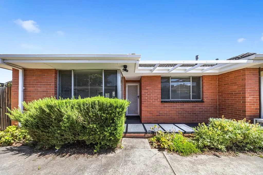 Essendon 2Moenga Stylish, Secluded Villa Living in a Premier Essendon Pocket