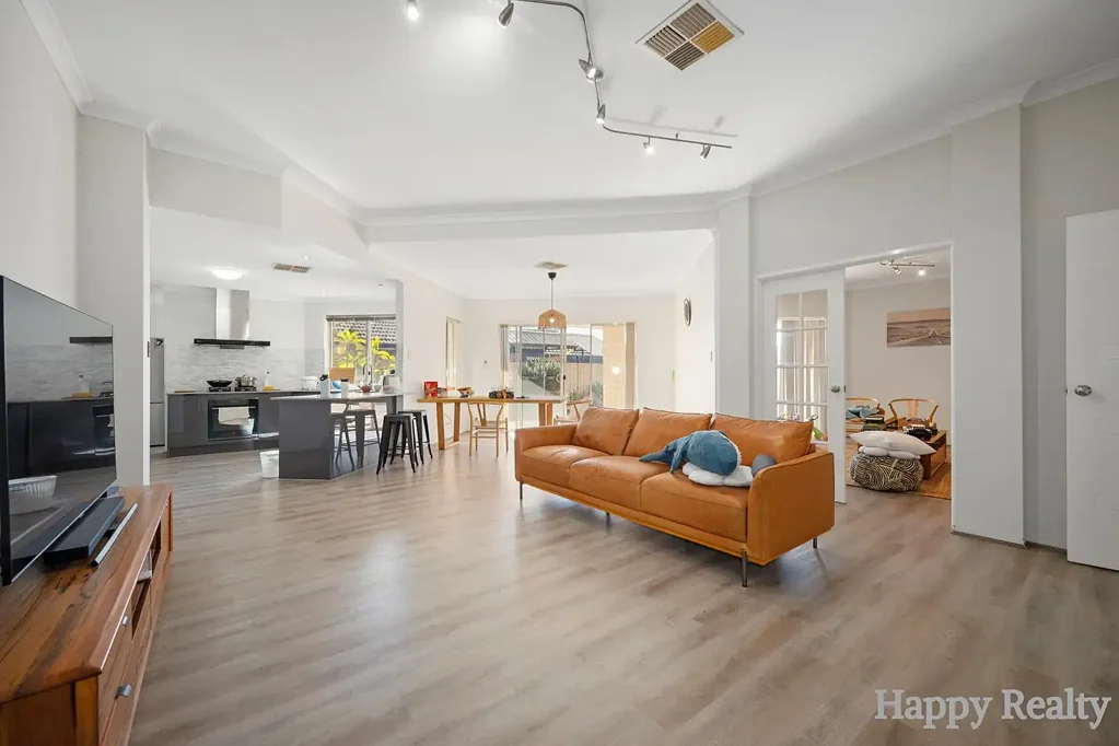 Canning Vale 4침실 Spacious Family Living on a Generous 649sqm Block