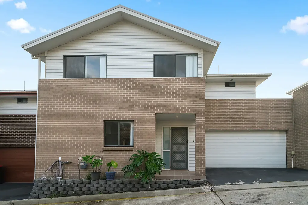 Thornton 4房  Low-Maintenance 4-Bedroom Townhouse in the Heart of Thornton