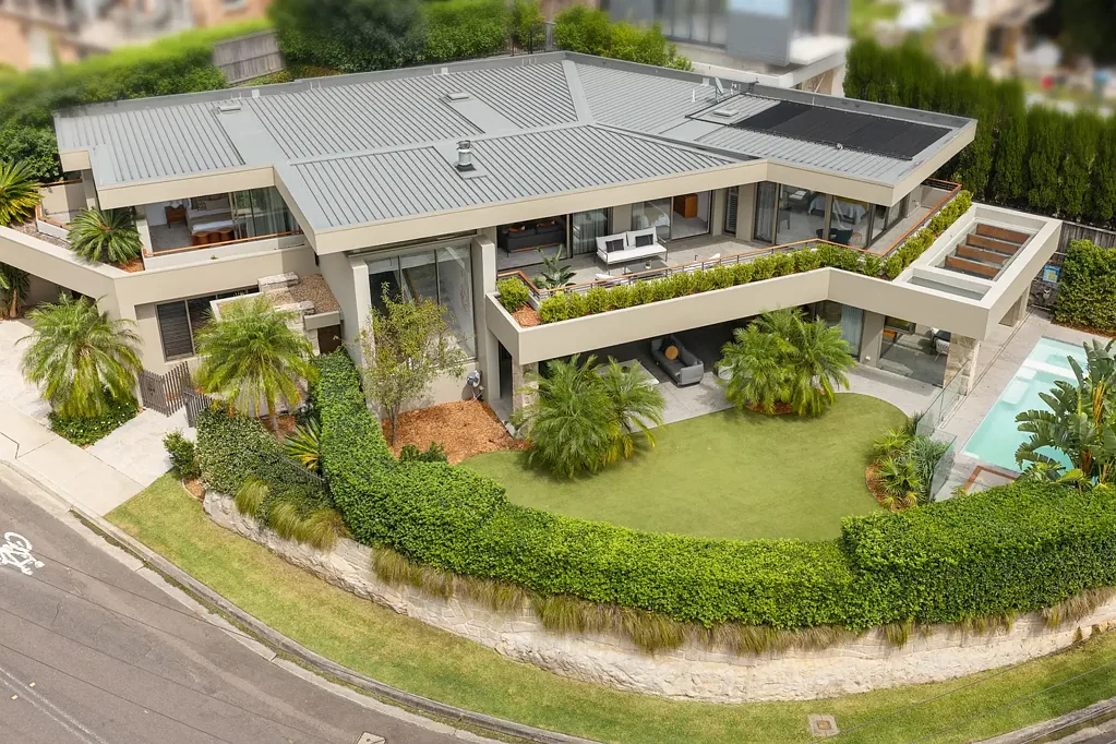 Hunters Hill 5 Bedroom Architectural masterpiece with water-side tranquillity