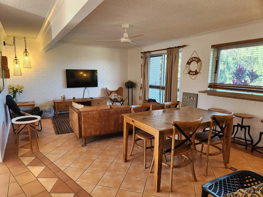 Fully furnished unit just steps from beautiful Kellys Beach