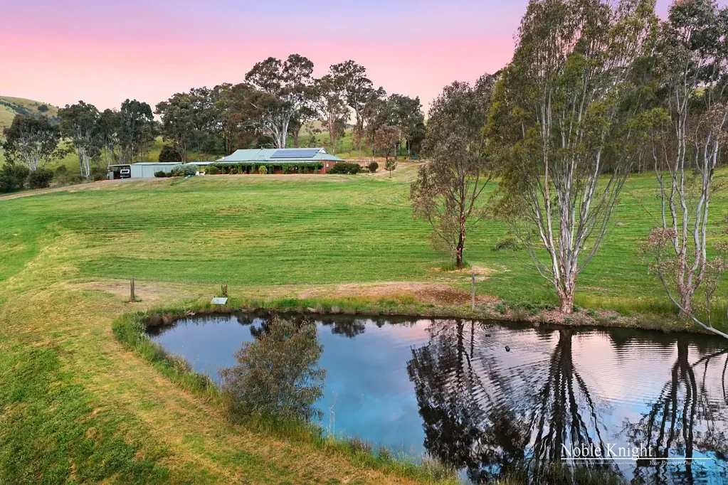 Flowerdale  "Valley View" on 33 Acres (Approx.)