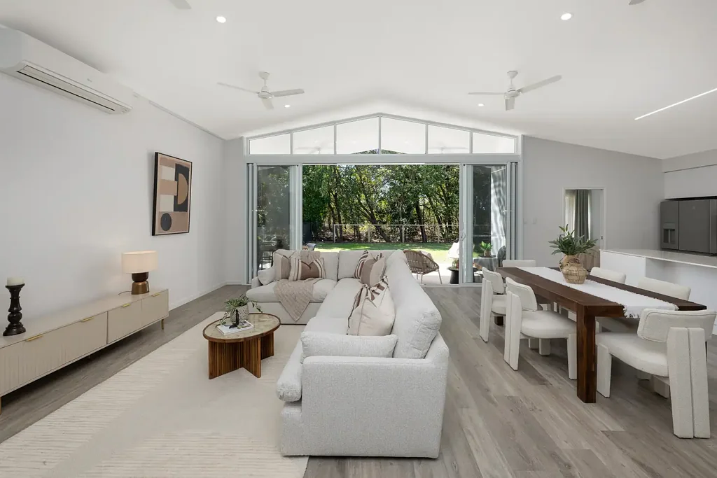 Bushland Beach 5房  A Coastal Masterpiece Where Luxury Meets Lifestyle