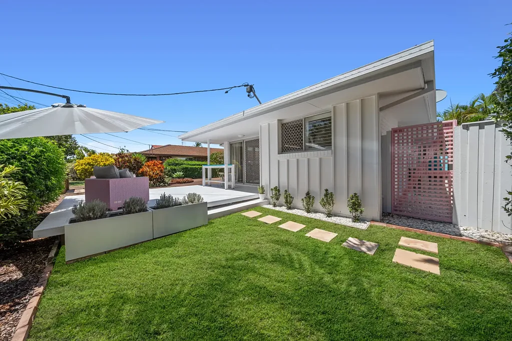 1/34 Nankeen Avenue, Paradise Point, QLD 4216