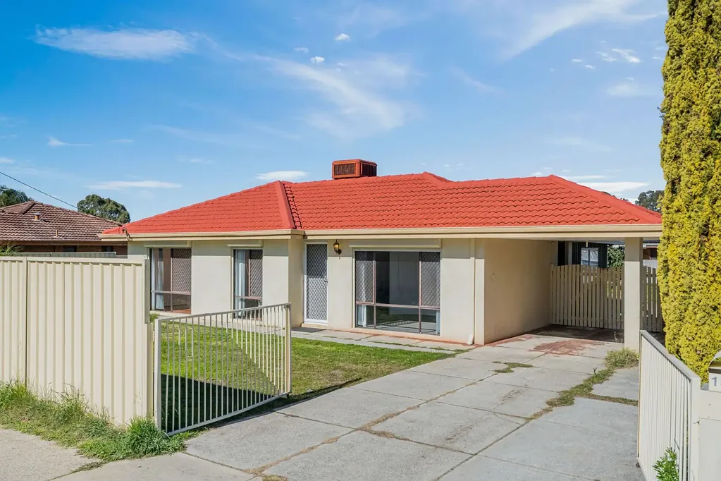 Beechboro 3 Slaapkamer Just Listed - Endless Possibilities on a Generous R20/R50 Zoned Block