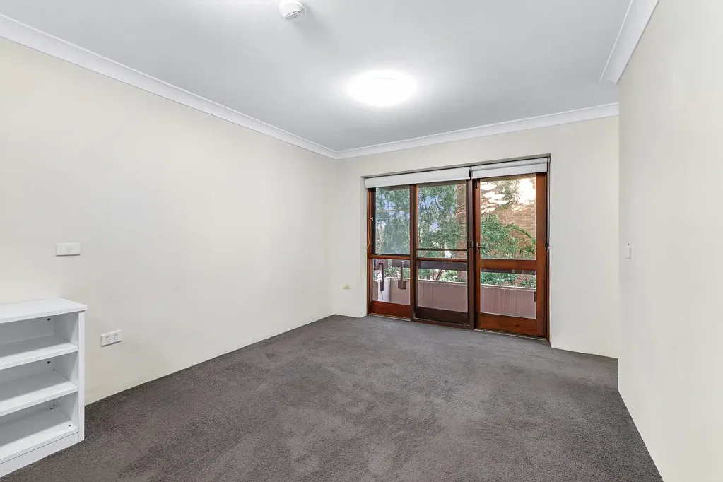 AFFORDABLE STUDIO APARTMENT IN HEART OF HORNSBY