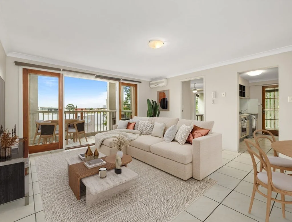 UNFURNISHED | SPACIOUS 3 BEDROOM APARTMENT IN NEW FARM