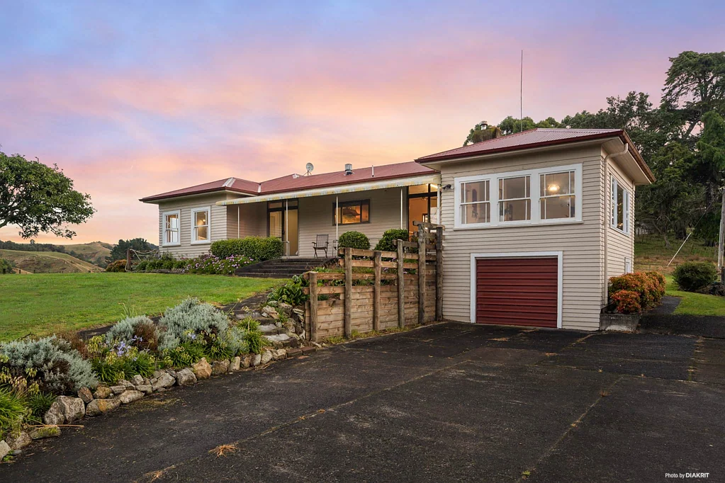 Onewhero 4房  ENTRY LEVEL LIFESTYLE - RENOVATION OPPORTUNITY!