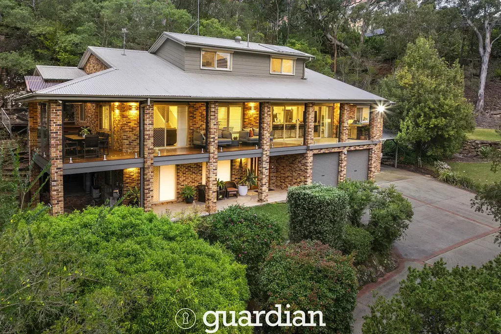 Kenthurst 5Phòng ngủ Peaceful Acreage Living with Exceptional Family Versatility