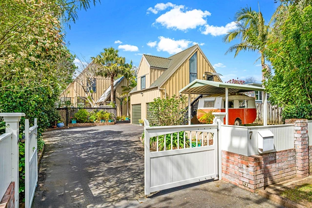 7 Oratau Place, Greenhithe, North Shore City